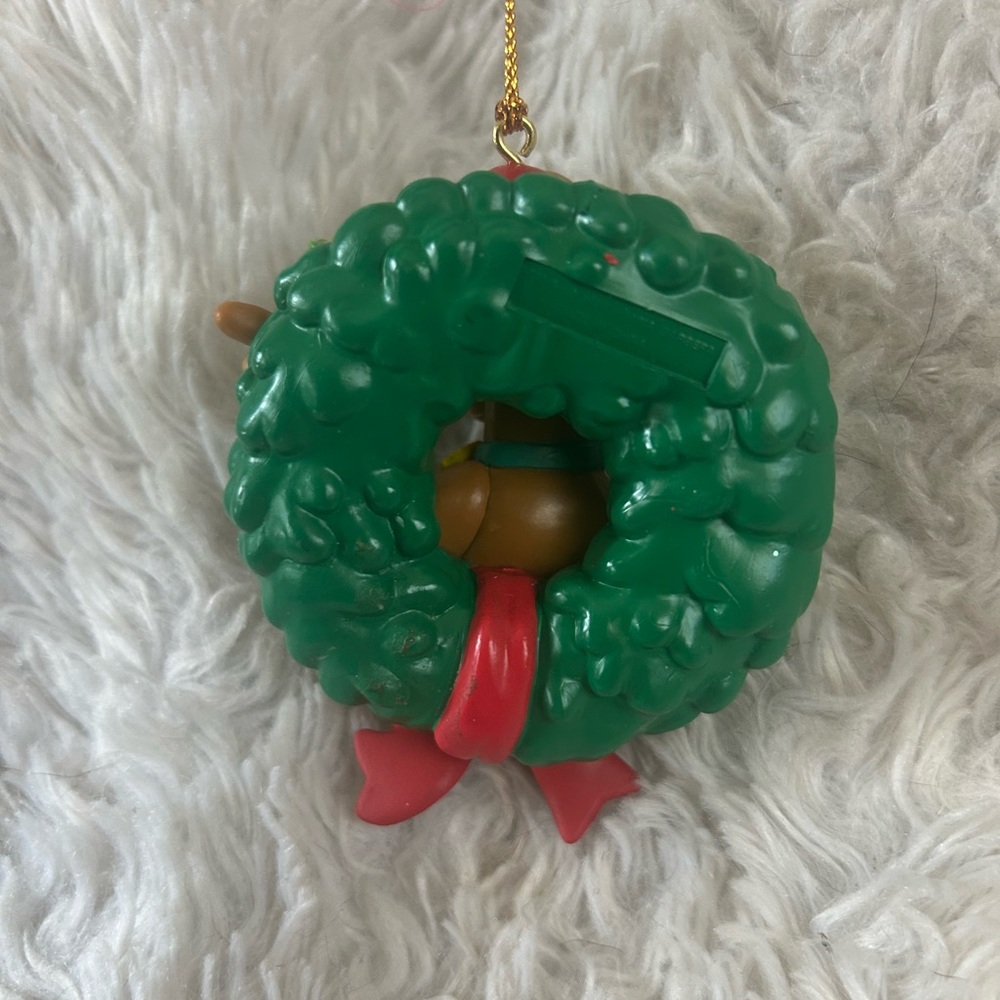 Matix Sccobt Doo 1998  Holiday Wreath Ornament